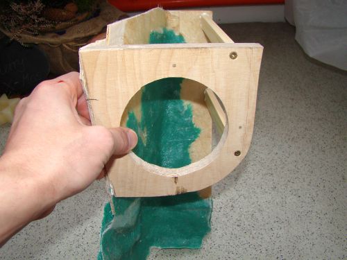 Kickbassgehaeuse links 032