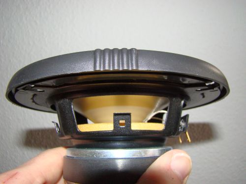 Kickbassgehaeuse links 049