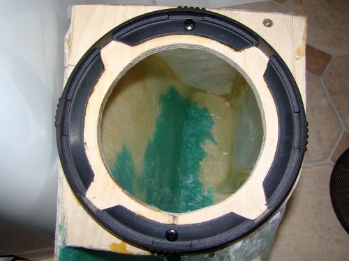 Kickbassgehaeuse links 050