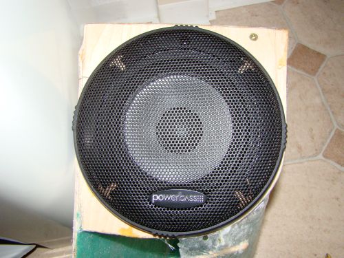 Kickbassgehaeuse links 052