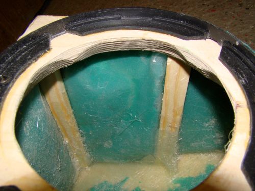 Kickbassgehaeuse links 065