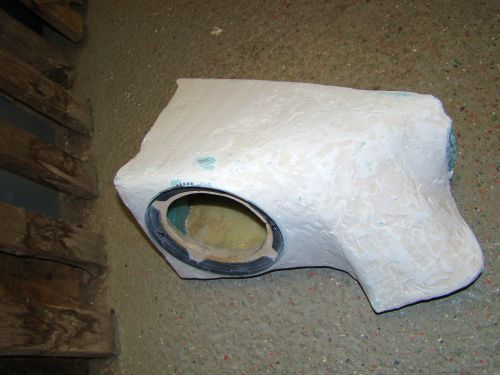 Kickbassgehaeuse links 072