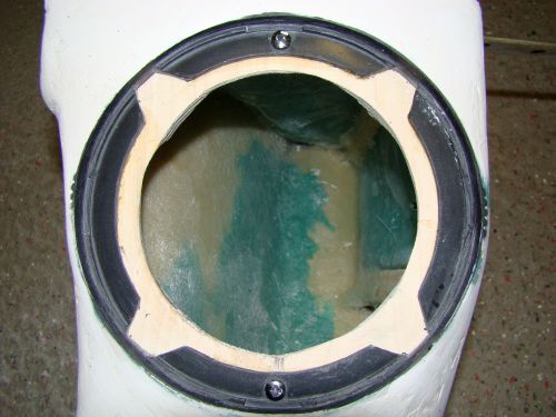 Kickbassgehaeuse links 093