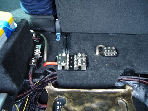 Einbau und Anschluss der Amps 031