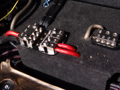 Einbau und Anschluss der Amps 035