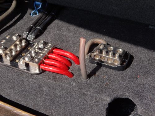 Einbau und Anschluss der Amps 037