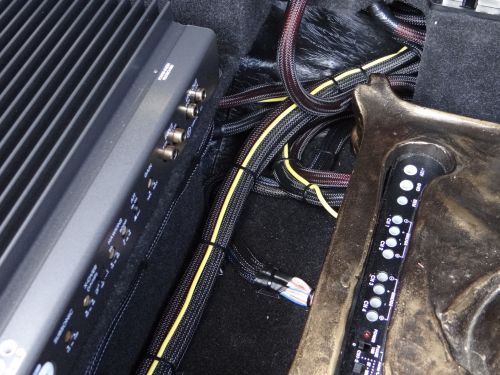 Einbau und Anschluss der Amps 054