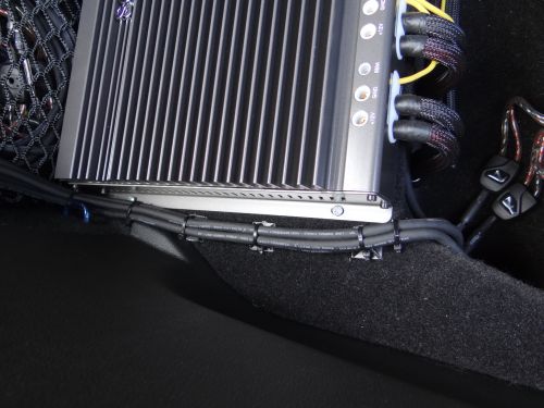 Einbau und Anschluss der Amps 061