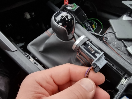 Umbau Mittelkonsole Seat Leon 4kl st 00011