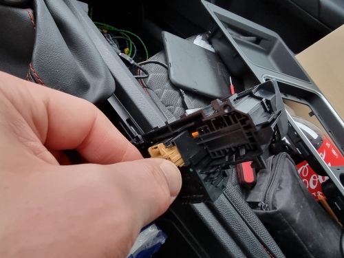 Umbau Mittelkonsole Seat Leon 4kl st 00012