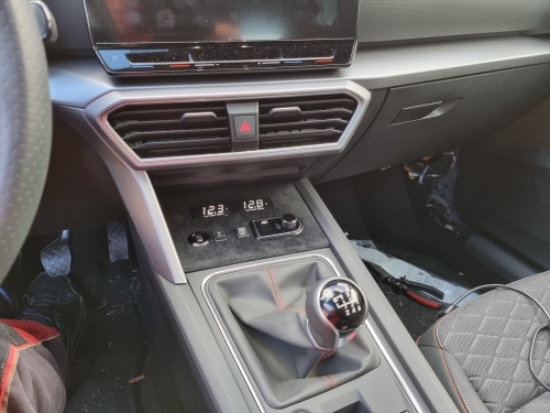 Umbau Mittelkonsole Seat Leon 4kl st 00036