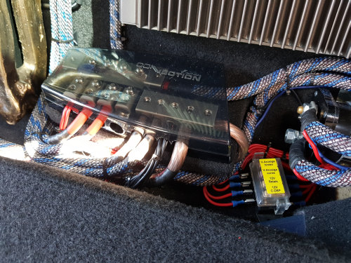 Batterieanschluss vorne 0009