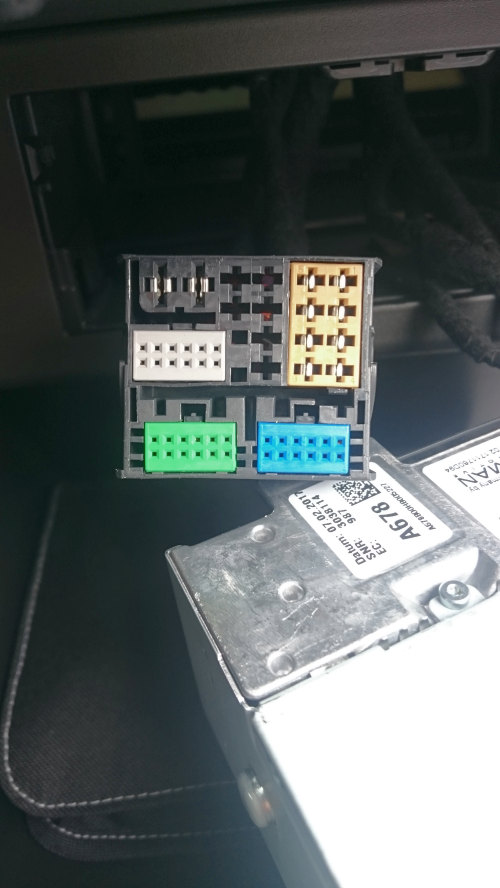 Radio ausgebaut 0004