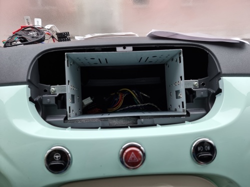 neues Radio Fiat 500 00012