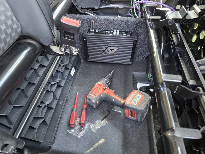 Amp Einbau Ford Transit Custom 00014