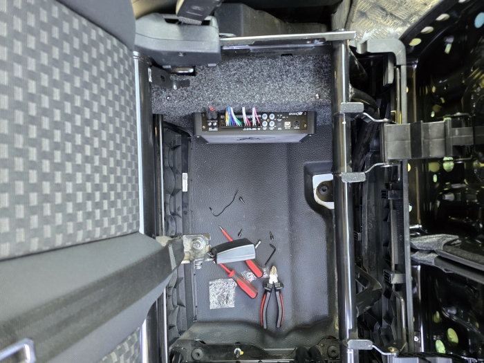 Amp Einbau Ford Transit Custom 00017